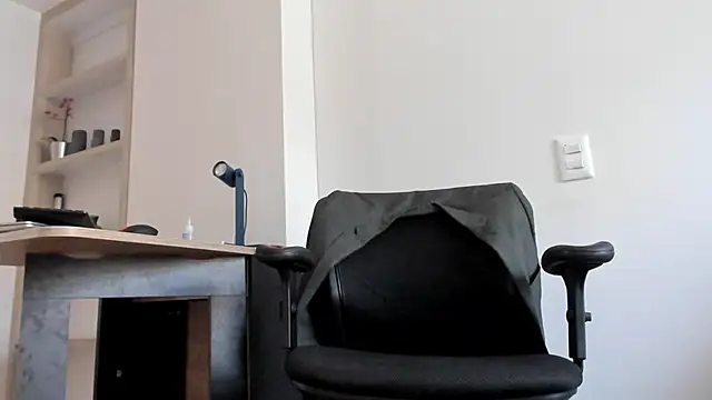 Snapshot of pablo-rincon95 chatting on January 4, 5:47 pm pablo-rincon95 online show from January 4, 5:47 pm