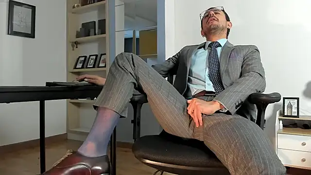 Snapshot of pablo-rincon95 chatting on June 17, 12:07 pm pablo-rincon95 online show from June 17, 12:07 pm