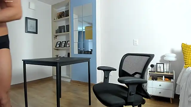 Snapshot of pablo-rincon95 chatting on July 18, 2:32 pm pablo-rincon95 online show from July 18, 2:32 pm