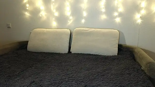 Tutti Frutt1s online show from January 24, 5:21 am