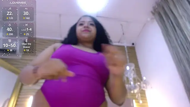 JadeSoleile online show from March 10, 7:07 pm