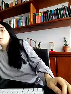 Snapshot of amellie_ros chatting on December 2, 4:42 pm amellie ros online show from December 2, 4:42 pm