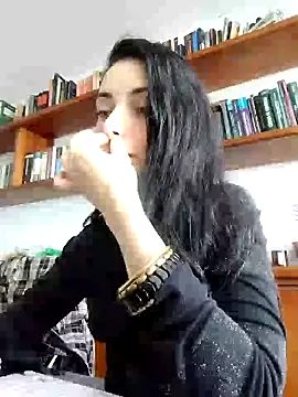 Snapshot of amellie_ros chatting on December 3, 1:54 pm amellie ros online show from December 3, 1:54 pm