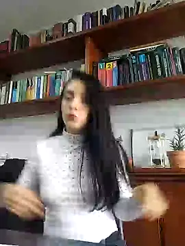 Snapshot of amellie_ros chatting on December 21, 5:07 pm amellie ros online show from December 21, 5:07 pm