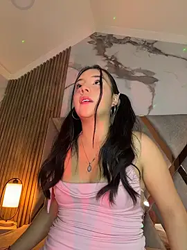 Snapshot of Emily_Trujillo chatting on June 5, 7:30 pm Emily Trujillo online show from June 5, 7:30 pm