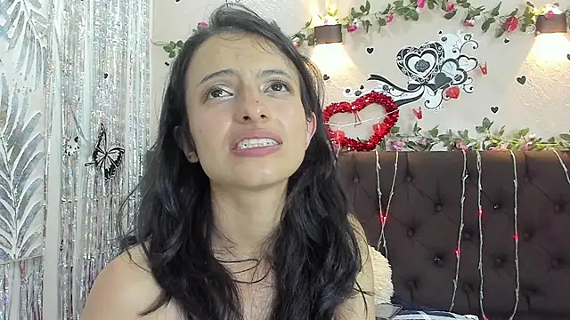 Snapshot of HottCandy21 chatting on February 20, 7:19 pm HottCandy21 online show from February 20, 7:19 pm