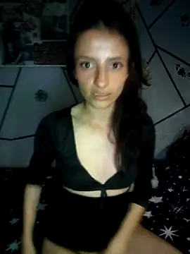 Snapshot of HottCandy21 chatting on February 24, 1:13 am HottCandy21 online show from February 24, 1:13 am