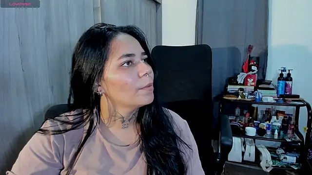 Snapshot of Mabelydani chatting on May 12, 11:02 pm Mabelydani online show from May 12, 11:02 pm