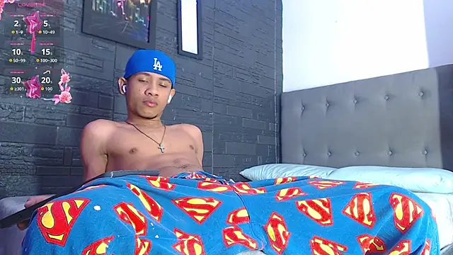 Snapshot of Romancartier_1 chatting on October 17, 11:02 am Romancartier 1 online show from October 17, 11:02 am