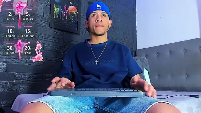 Snapshot of Romancartier_1 chatting on October 30, 5:53 am Romancartier 1 online show from October 30, 5:53 am