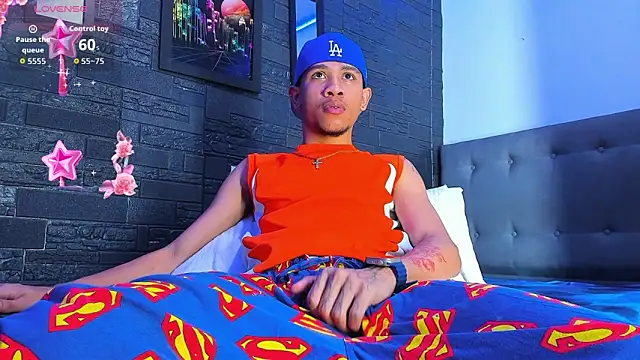 Snapshot of Romancartier_1 chatting on November 13, 5:50 am Romancartier 1 online show from November 13, 5:50 am