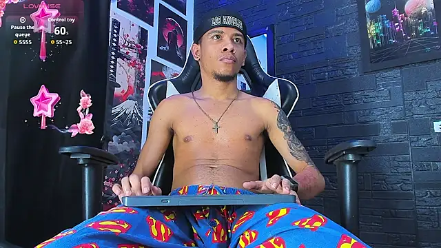 Snapshot of Romancartier_1 chatting on December 20, 6:42 am Romancartier 1 online show from December 20, 6:42 am