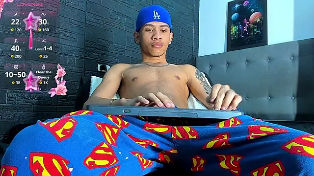 Snapshot of Romancartier_1 chatting on February 4, 7:14 am Romancartier 1 online show from February 4, 7:14 am