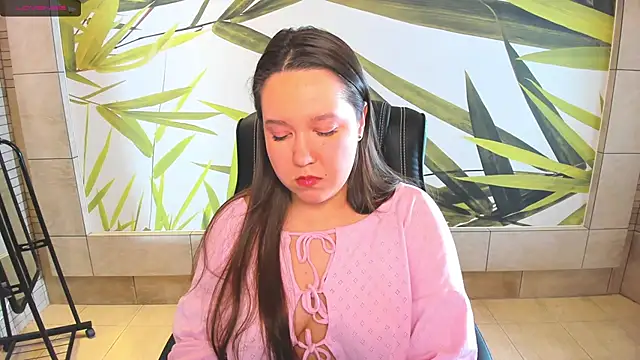 Snapshot of Mira_Karter chatting on March 15, 5:52 am Mira Karter online show from March 15, 5:52 am