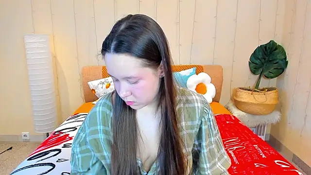 Snapshot of Mira_Karter chatting on April 9, 2:55 am Mira Karter online show from April 9, 2:55 am