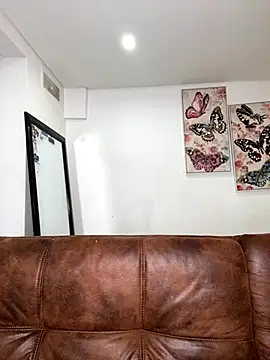 dolcebella online show from October 20, 3:45 pm