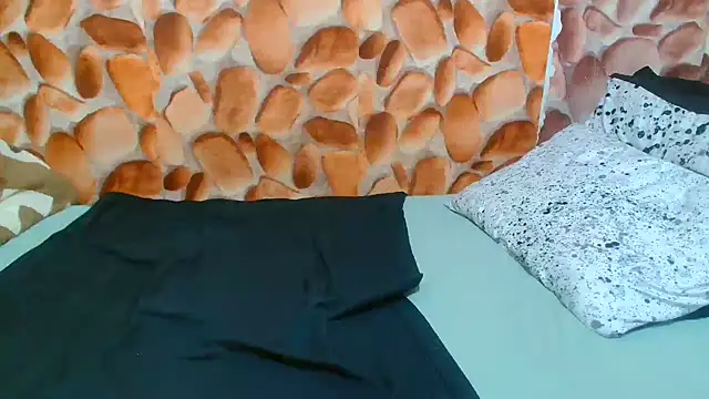 AfricanBigAssxx98 online show from September 19, 11:05 pm