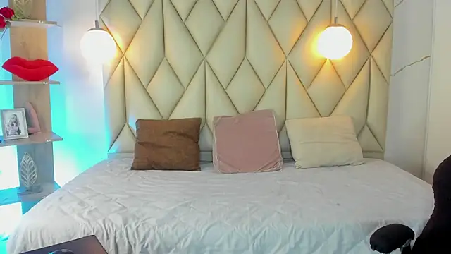 angelswets online show from July 17, 2:45 pm