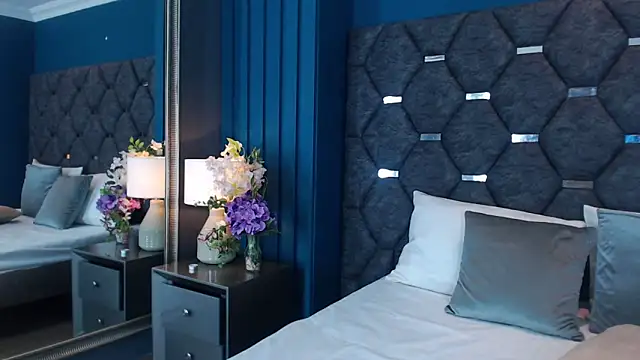 VanessaGlenn online show from October 31, 3:13 pm