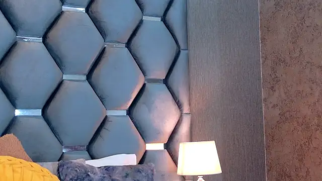 VanessaGlenn online show from July 1, 12:18 pm