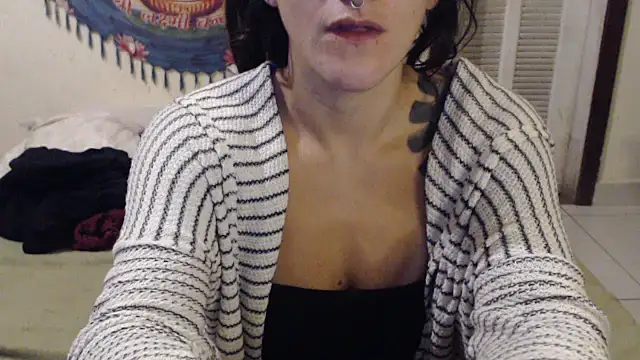 Snapshot of MissRebeka chatting on May 12, 9:56 pm MissRebeka online show from May 12, 9:56 pm