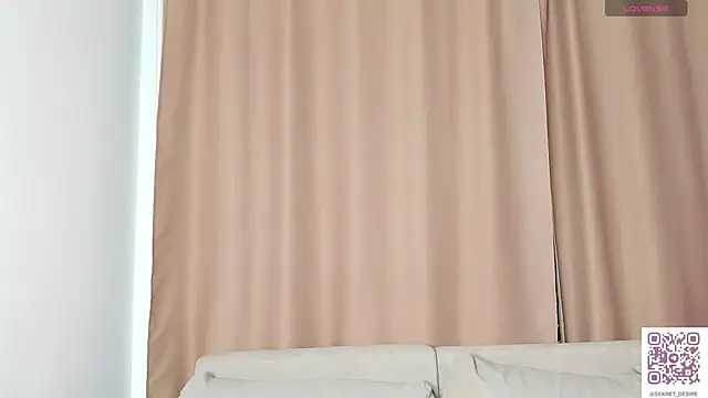 Snapshot of sincere_shyness chatting on March 16, 11:27 am sincere shyness online show from March 16, 11:27 am