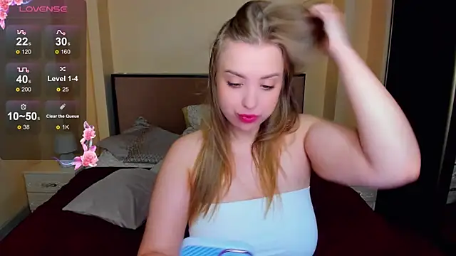 Snapshot of AlexissM chatting on June 10, 3:44 pm AlexissM online show from June 10, 3:44 pm