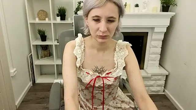 TaylorLunar online show from November 13, 12:59 pm