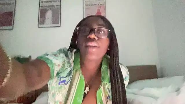 Snapshot of AveryJ99 chatting on December 2, 10:23 pm AveryJ99 online show from December 2, 10:23 pm