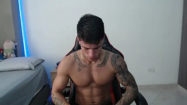 Snapshot of pettergrey1 chatting on March 31, 1:00 pm pettergrey1 online show from March 31, 1:00 pm