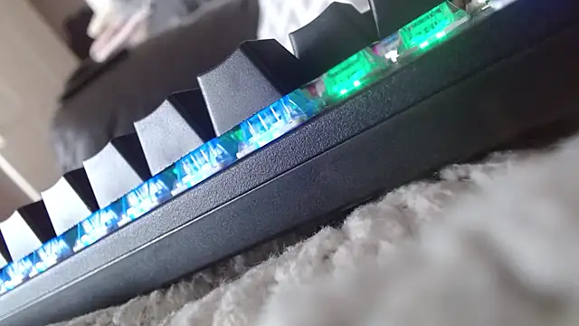 Snapshot of Heracles00 chatting on October 27, 2:21 pm Heracles00 online show from October 27, 2:21 pm