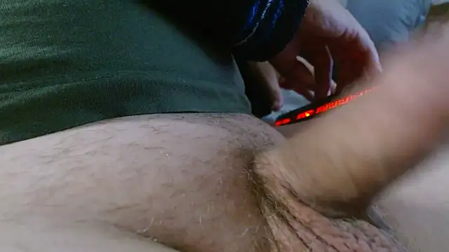 Snapshot of Heracles00 chatting on March 31, 9:37 pm Heracles00 online show from March 31, 9:37 pm