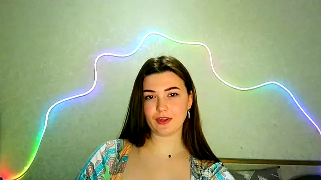 Snapshot of SeductiveTati chatting on December 21, 1:35 am SeductiveTati online show from December 21, 1:35 am