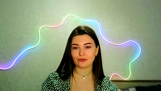 Snapshot of SeductiveTati chatting on March 6, 10:39 pm SeductiveTati online show from March 6, 10:39 pm