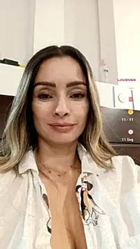 Snapshot of Loly_Horny chatting on June 30, 1:39 am Loly Horny online show from June 30, 1:39 am