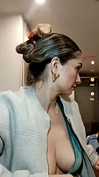 Snapshot of Loly_Horny chatting on July 14, 11:21 pm Loly Horny online show from July 14, 11:21 pm