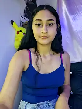 Snapshot of MadissomCute chatting on December 6, 3:08 am MadissomCute online show from December 6, 3:08 am