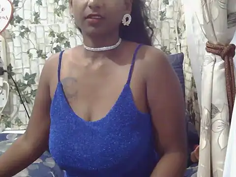 Snapshot of indiantina01 chatting on January 30, 8:42 pm indiantina01 online show from January 30, 8:42 pm