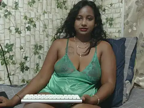 Snapshot of indiantina01 chatting on February 16, 8:33 pm indiantina01 online show from February 16, 8:33 pm