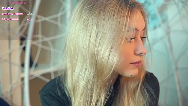 Snapshot of FlairCunard chatting on December 3, 2:49 pm FlairCunard online show from December 3, 2:49 pm