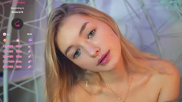 Snapshot of FlairCunard chatting on December 12, 10:20 pm FlairCunard online show from December 12, 10:20 pm