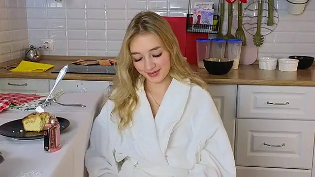 Snapshot of FlairCunard chatting on December 31, 10:48 am FlairCunard online show from December 31, 10:48 am