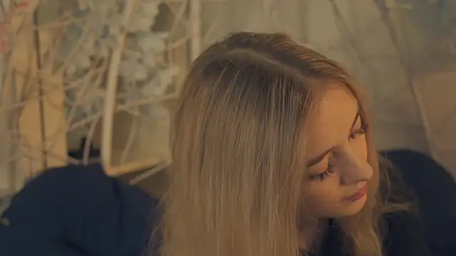 Snapshot of FlairCunard chatting on January 11, 2:36 pm FlairCunard online show from January 11, 2:36 pm