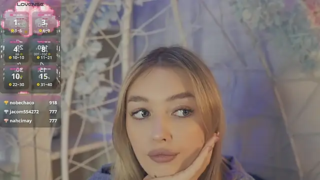 Snapshot of FlairCunard chatting on January 18, 6:43 pm FlairCunard online show from January 18, 6:43 pm