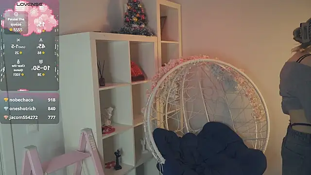 Snapshot of FlairCunard chatting on January 18, 9:45 pm FlairCunard online show from January 18, 9:45 pm