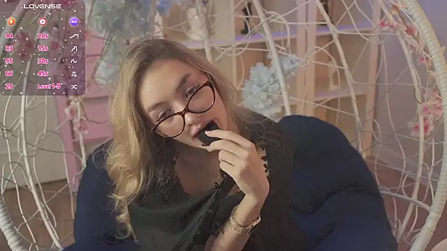 Snapshot of FlairCunard chatting on February 20, 6:02 pm FlairCunard online show from February 20, 6:02 pm