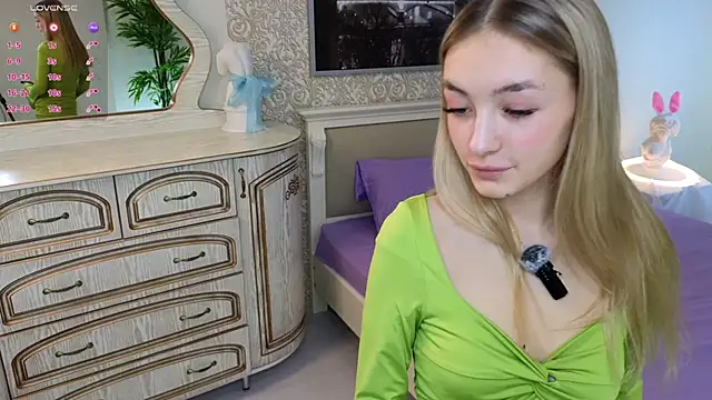 Snapshot of FlairCunard chatting on February 24, 5:42 pm FlairCunard online show from February 24, 5:42 pm