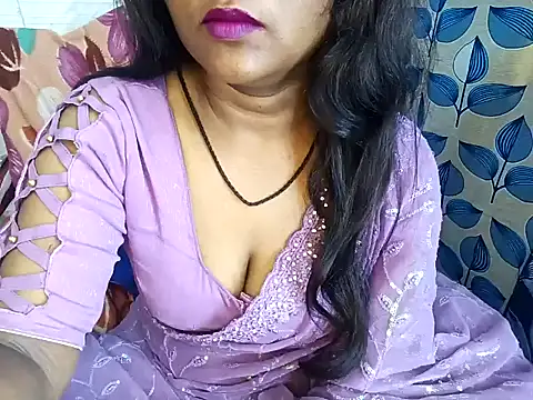 Snapshot of Muktha chatting on February 2, 12:19 am Muktha online show from February 2, 12:19 am