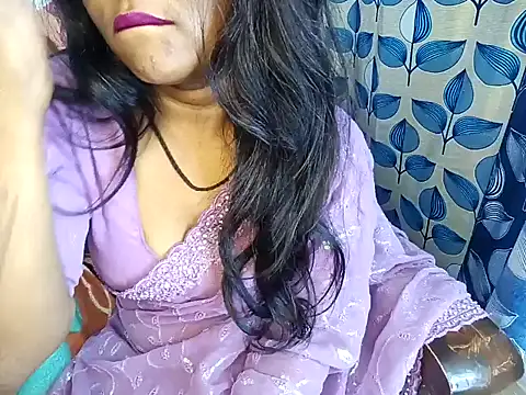 Snapshot of Muktha chatting on February 3, 1:30 am Muktha online show from February 3, 1:30 am