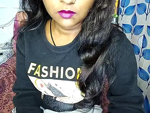 Snapshot of Muktha chatting on February 9, 10:54 pm Muktha online show from February 9, 10:54 pm